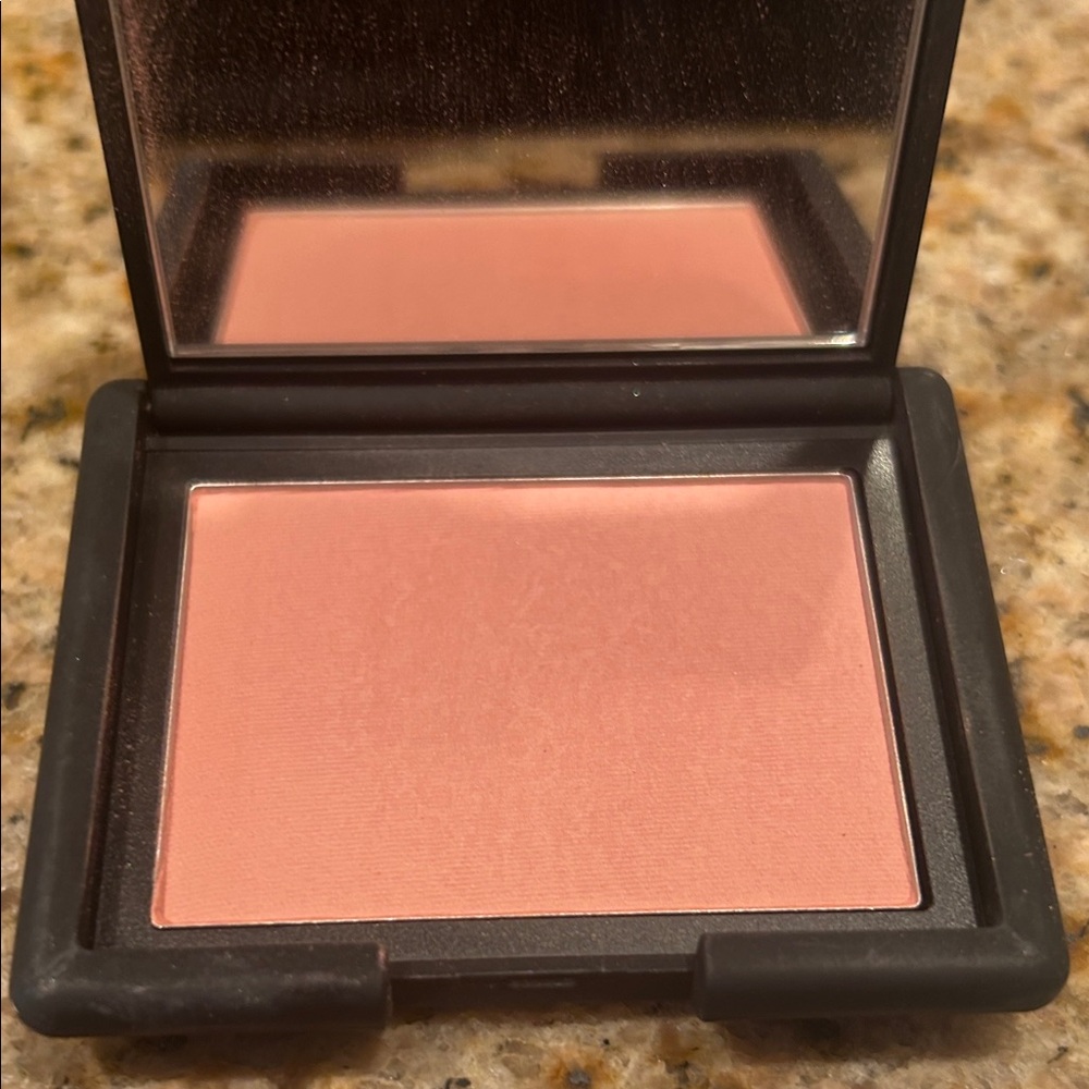 NARS Blush Behave